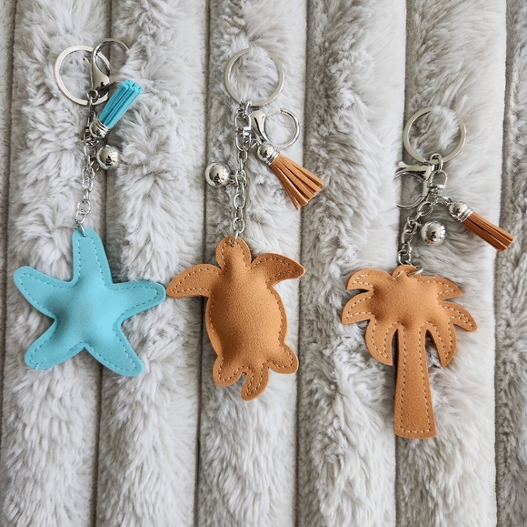 Beach Theme Rhinestone Palm Tree Turtle Starfish Keychains (3) - Picture 5 of 5